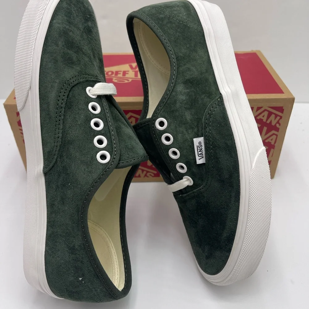 Vans WMNS Dark Green Suede Sneakers Authentic
Pig Suede Dried Kelp
VN000D7YEMU - Picture 14 of 16